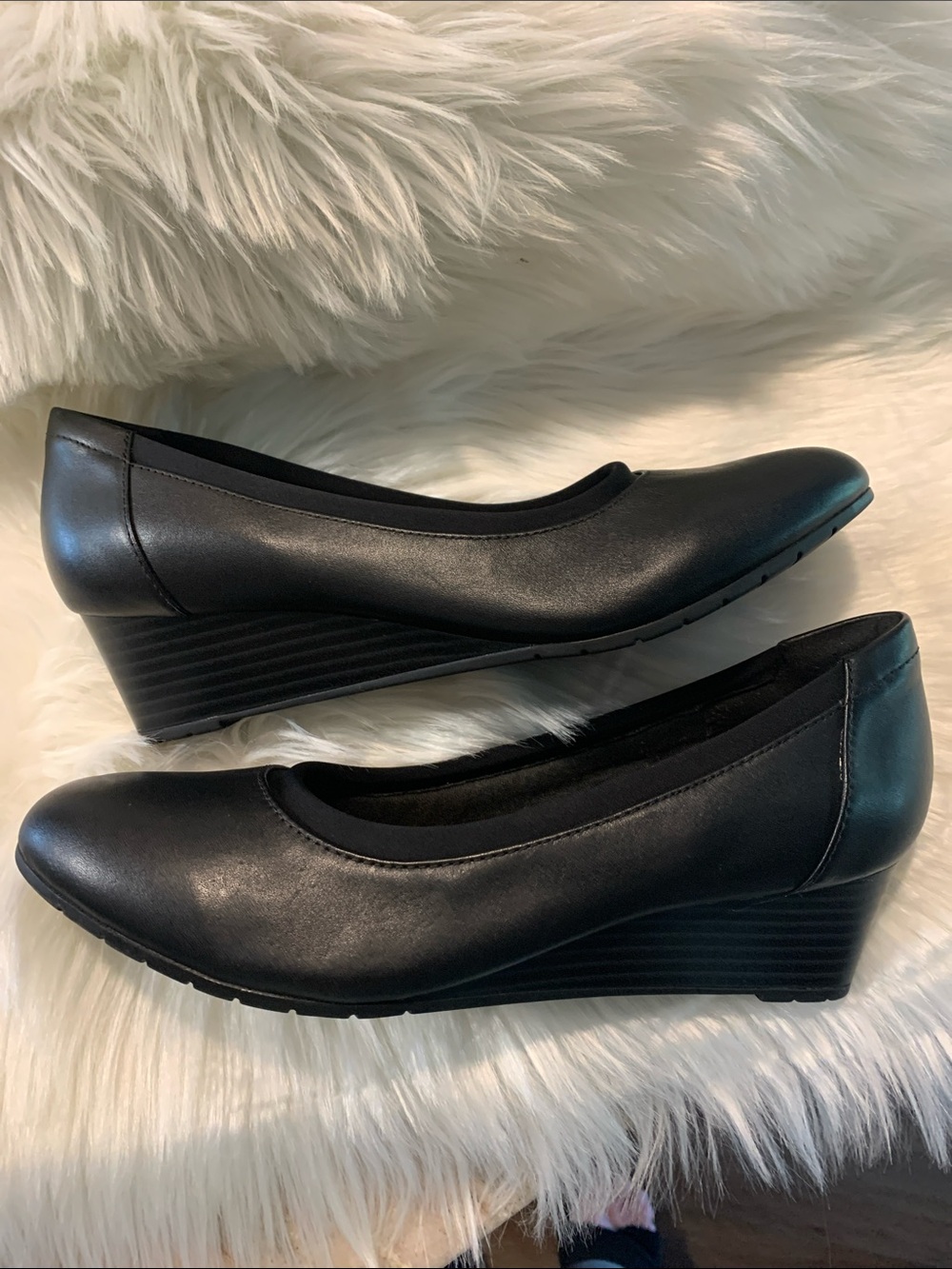 Clark’s Classic Black Wedge Pumps - Size 8W